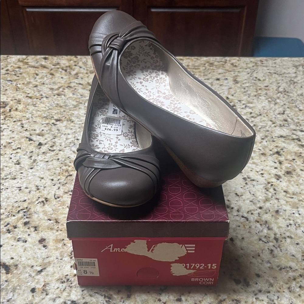 American Eagle Outfitters Women's Brown Loafers